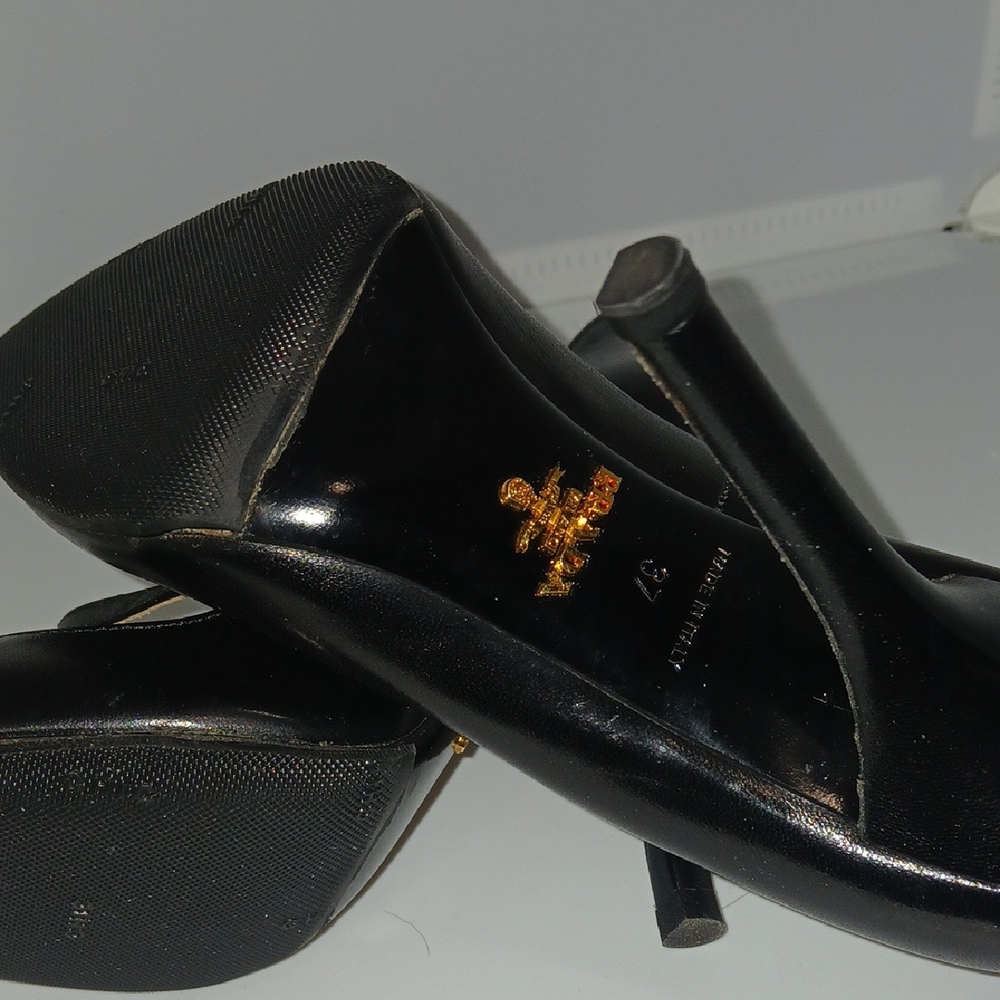 Prada Black Patent Leather Heels with Stiletto - Picture 3 of 3
